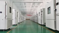 <b>鹽霧試驗(yàn)箱中的機(jī)械手耐腐蝕操作測試</b>